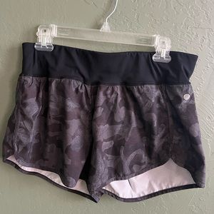 Zella Black Gray Camo Athletic Shorts